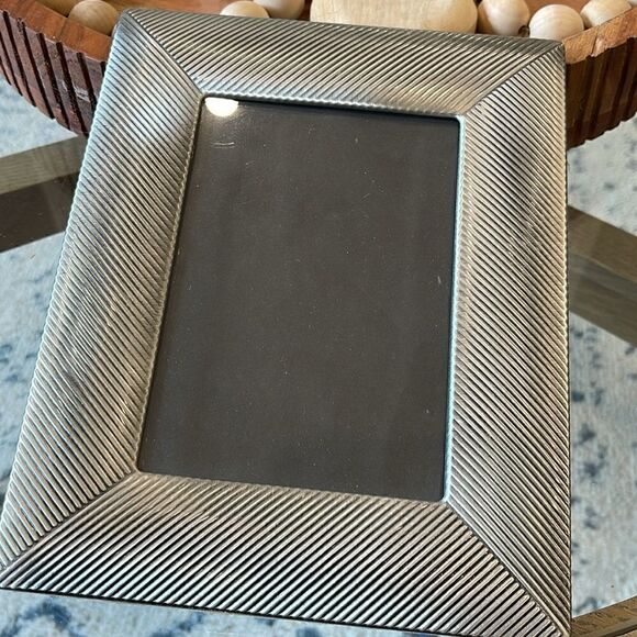 Sicura Picture Frame - Picture 3 of 6